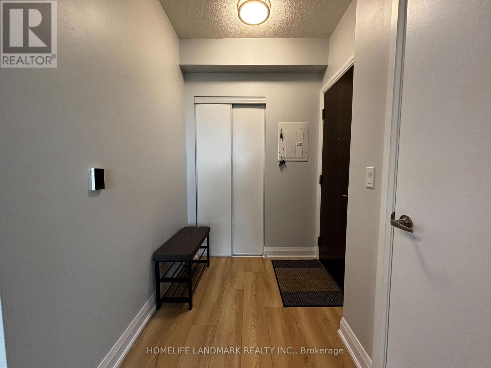1809 - 68 Canterbury Placeway, Toronto, Ontario M2N 0H8 - Photo 3 - C13724556