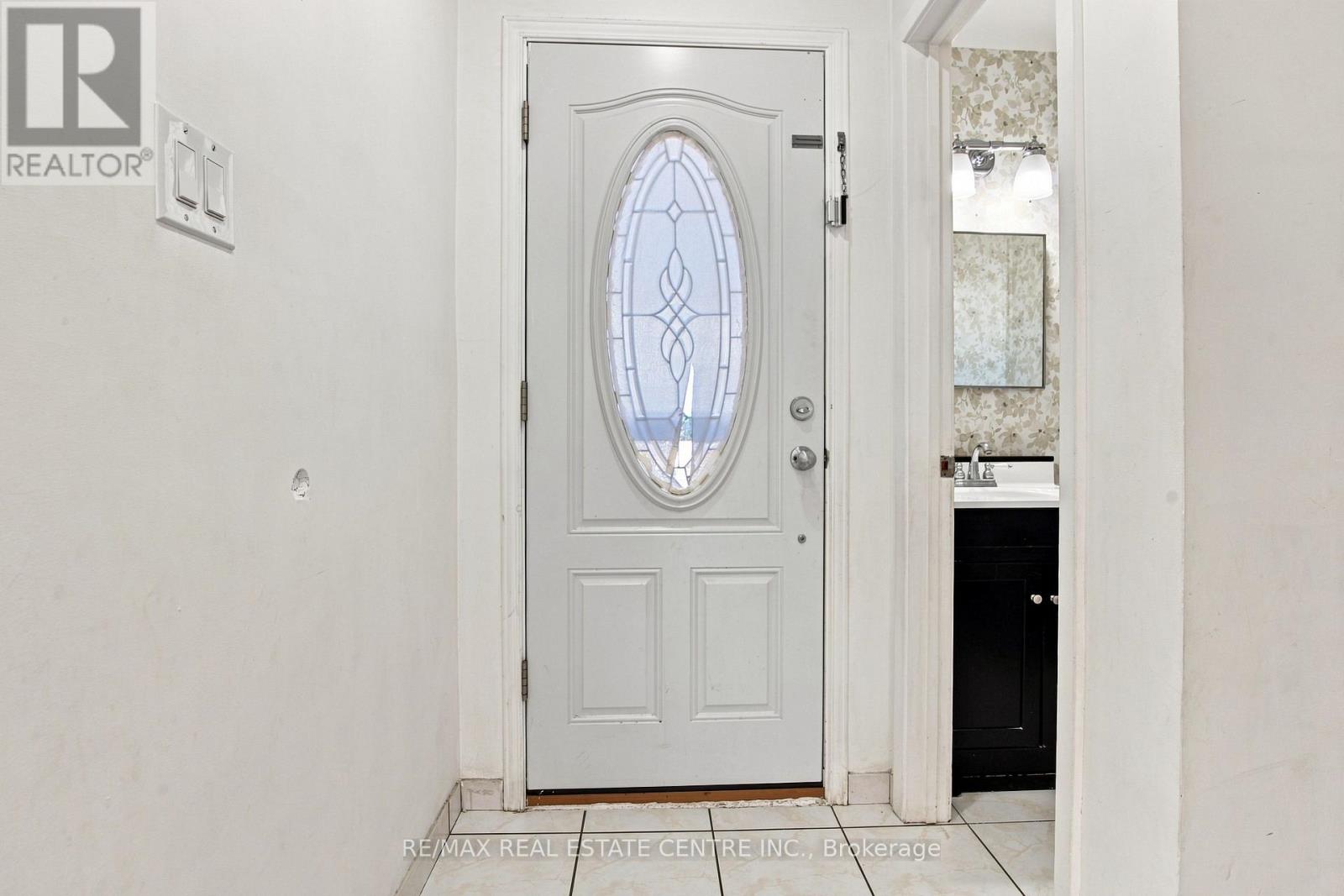 49 - 44 Franklin Court, Brampton, Ontario L6T 3Z1 - Photo 3 - W13724544