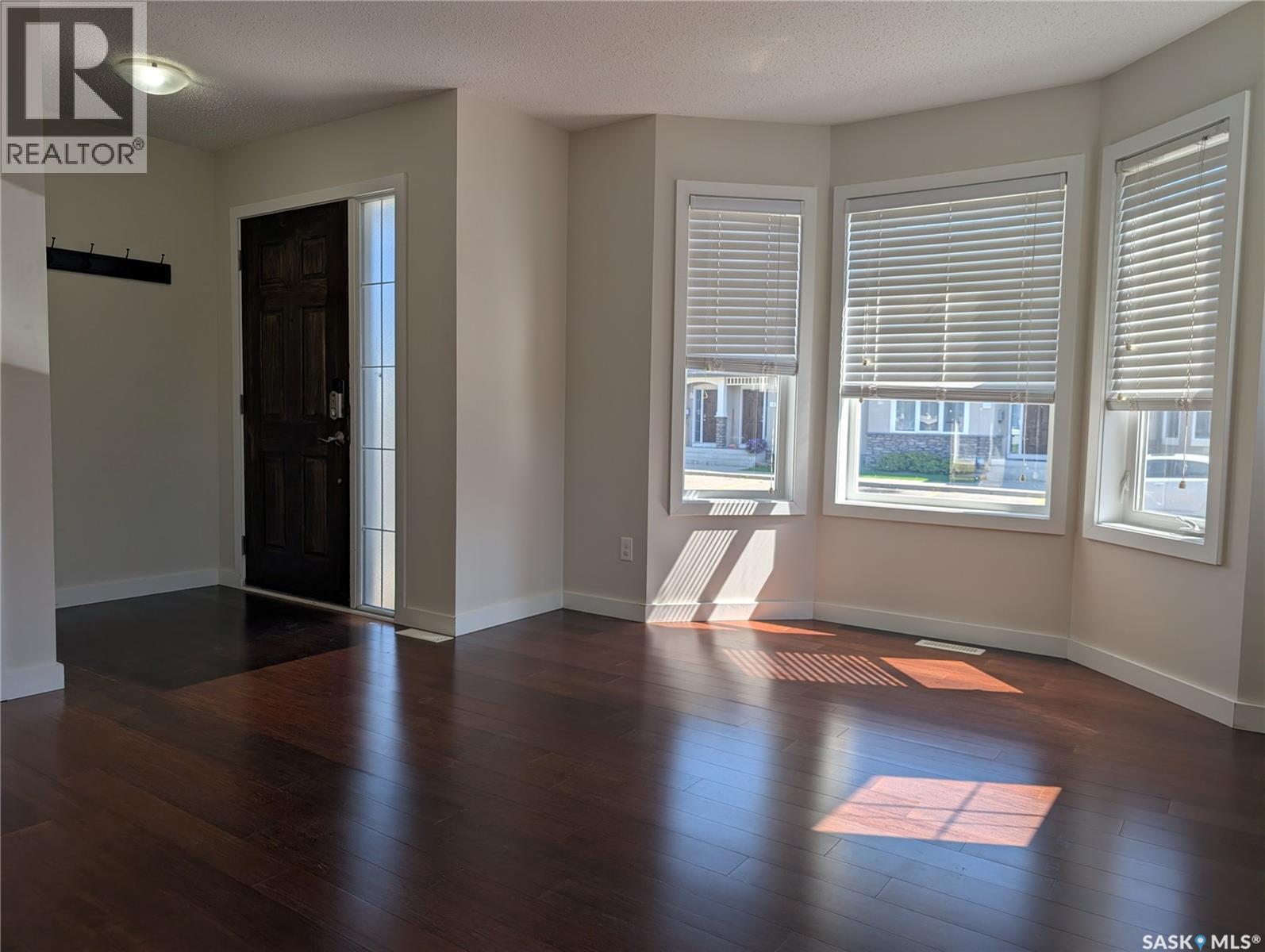 247 245 Ashworth Crescent, Saskatoon, Saskatchewan  S7T 0P2 - Photo 3 - SK046928
