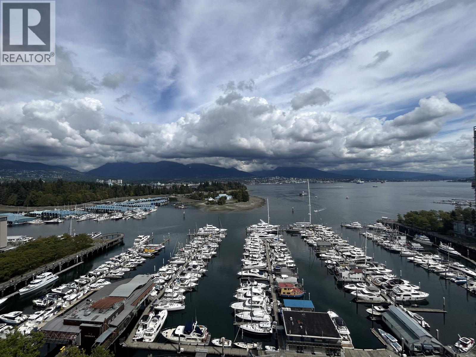 1901 590 Nicola Street, Vancouver, British Columbia  V6G 3J8 - Photo 2 - R3159621