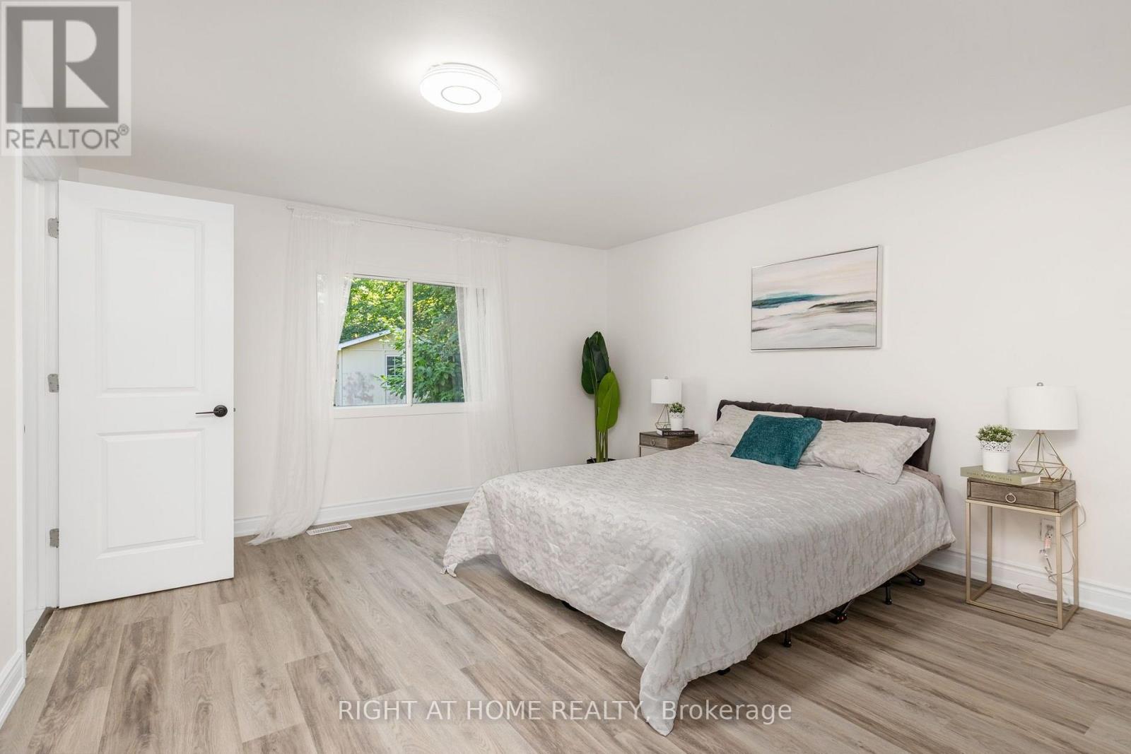 51 Lakeside Drive, Innisfil, Ontario  L9S 2T8 - Photo 14 - N13542196