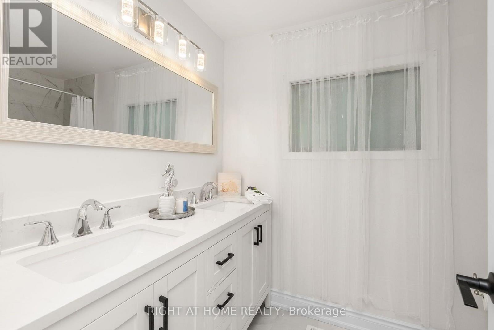 51 Lakeside Drive, Innisfil, Ontario  L9S 2T8 - Photo 21 - N13542196