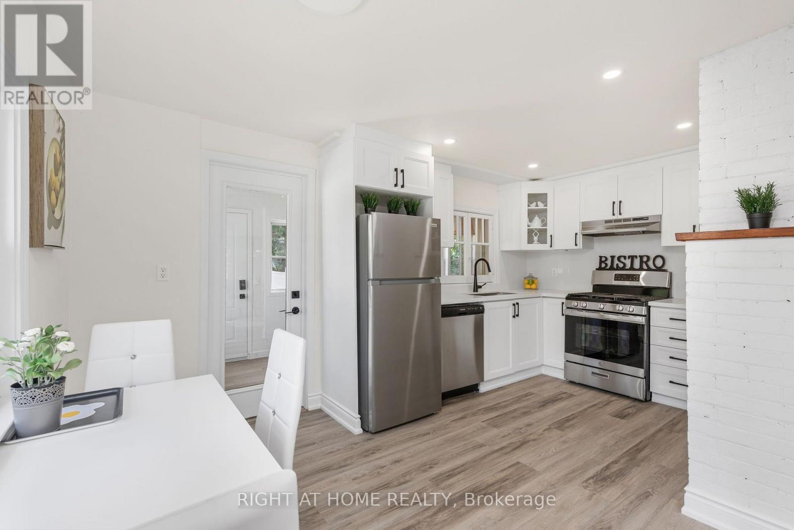 51 Lakeside Drive, Innisfil, Ontario  L9S 2T8 - Photo 10 - N13542196