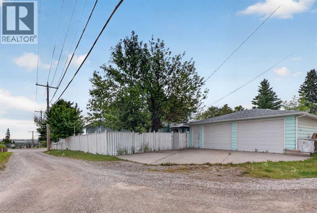 7035 Huntercrest Road NW, Calgary, Alberta  T2K 4J9 - Photo 36 - A2338998