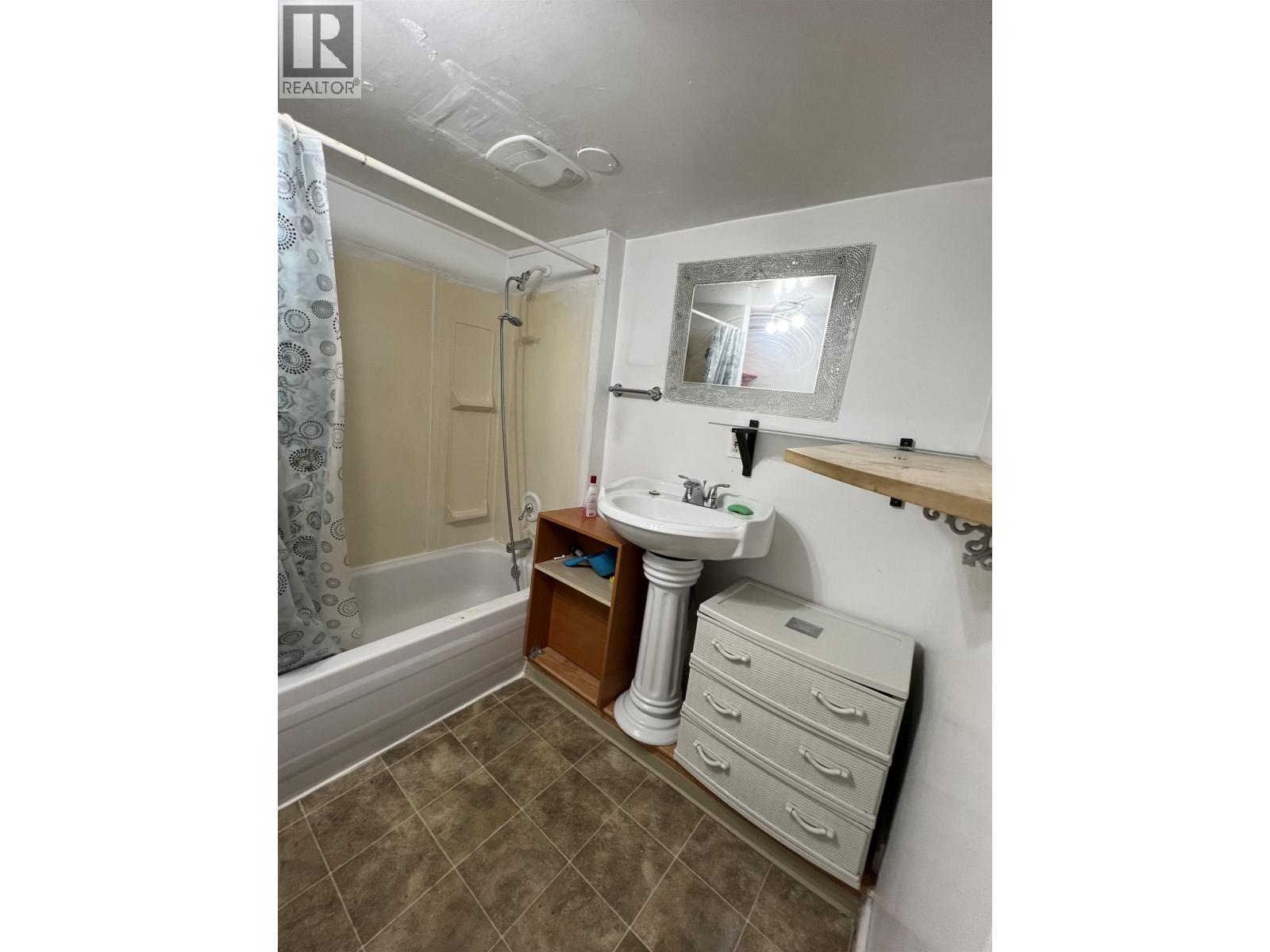 4711 Gothard Street, Vancouver, British Columbia  V5R 3L1 - Photo 8 - R3158976