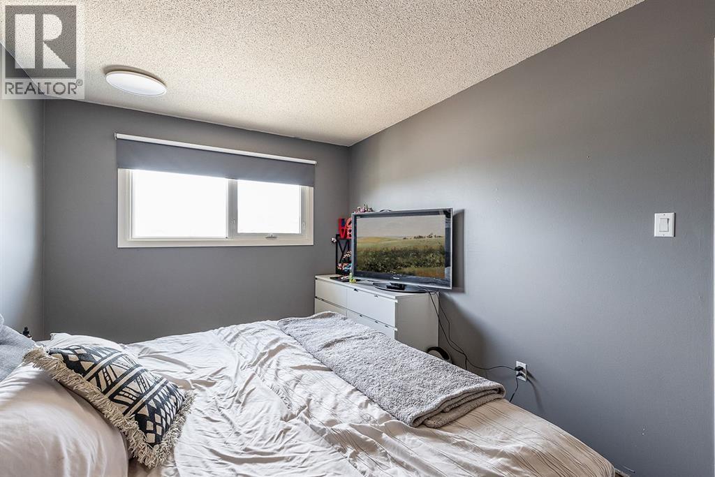37 Sunflower Court SE, Medicine Hat, Alberta  T1B 2H6 - Photo 25 - A2339593