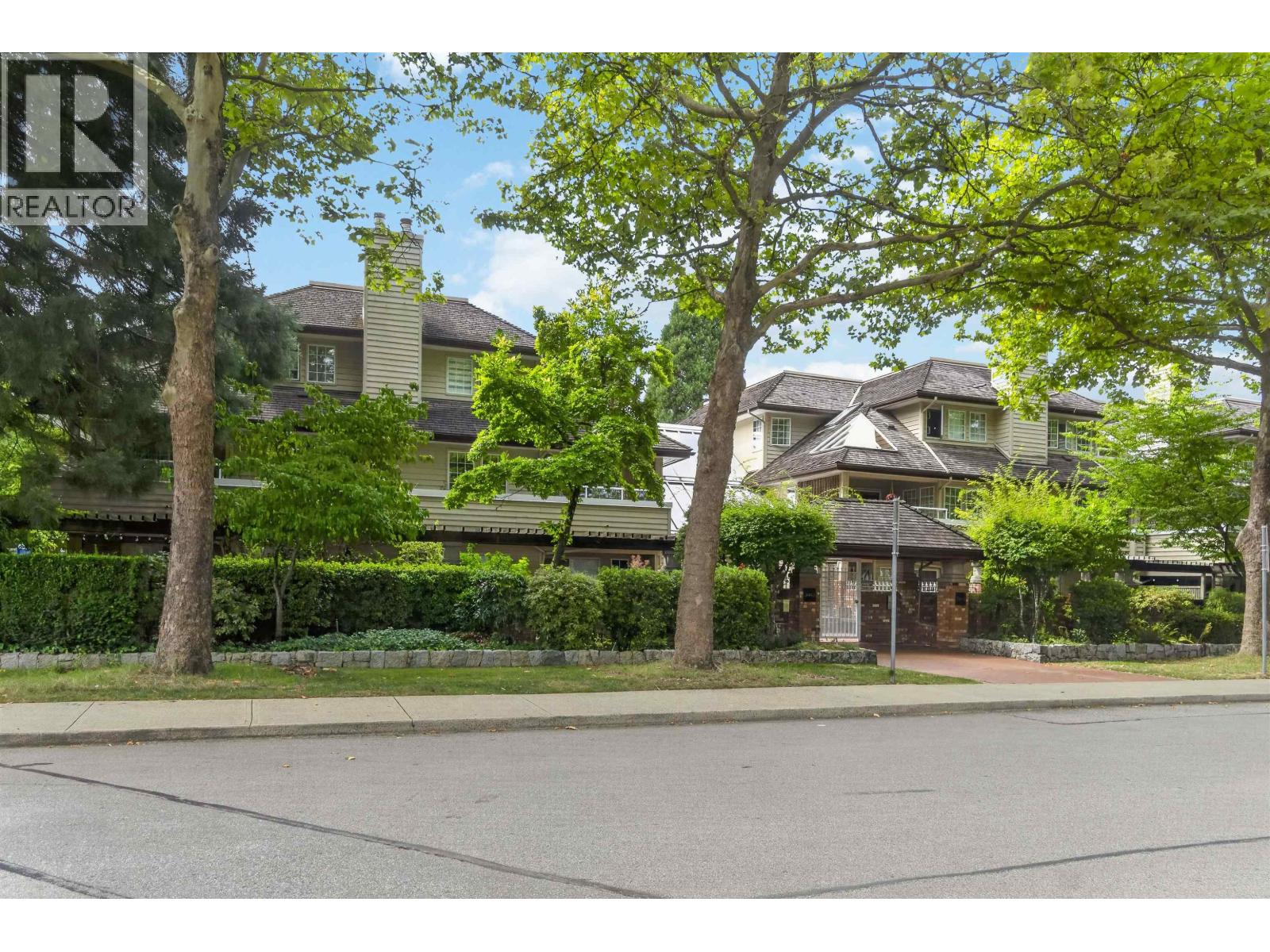 102 3441 Curle Avenue, Burnaby, British Columbia  V5G 4P4 - Photo 2 - R3159746
