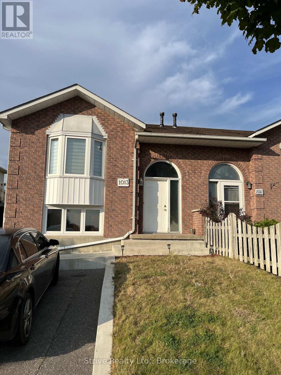 1013 ATTERSLEY DRIVE, Oshawa, Ontario