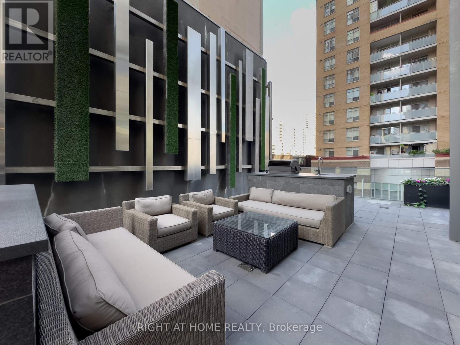 2004 - 15 Grenville Street, Toronto, Ontario  M4Y 1A1 - Photo 11 - C13724600