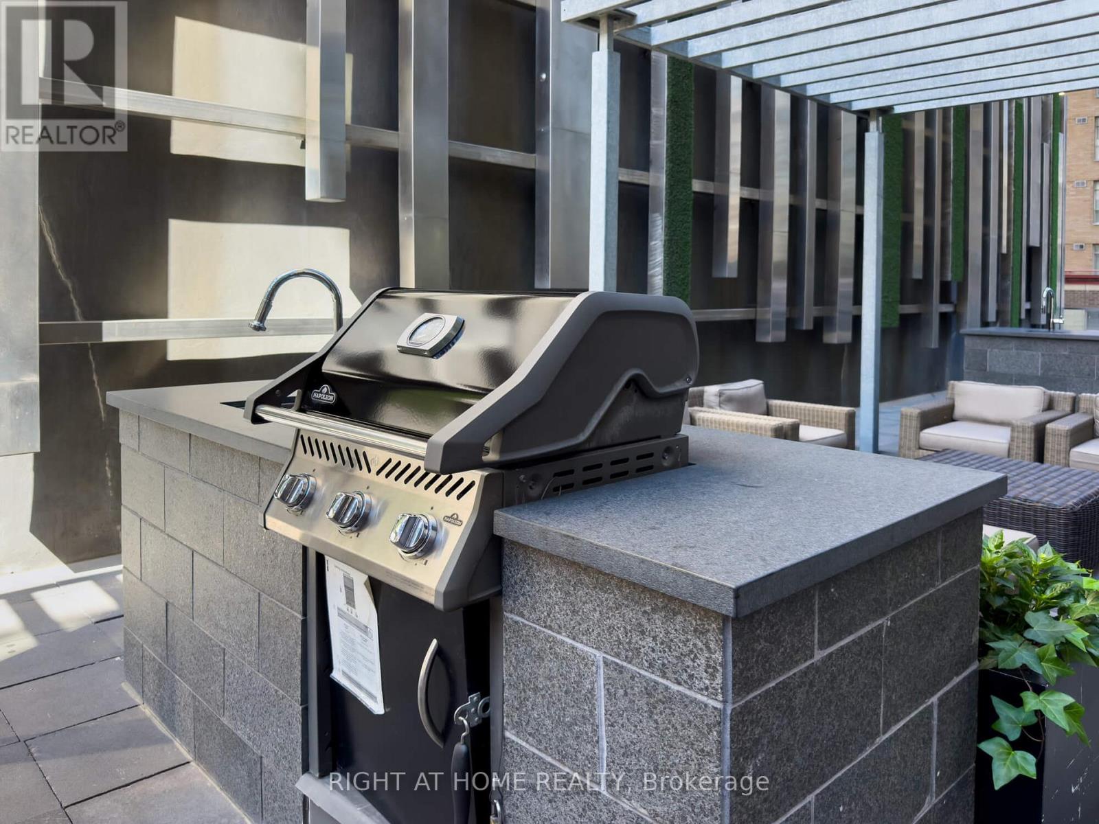 2004 - 15 Grenville Street, Toronto, Ontario  M4Y 1A1 - Photo 12 - C13724600