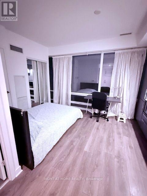 2004 - 15 Grenville Street, Toronto, Ontario  M4Y 1A1 - Photo 4 - C13724600