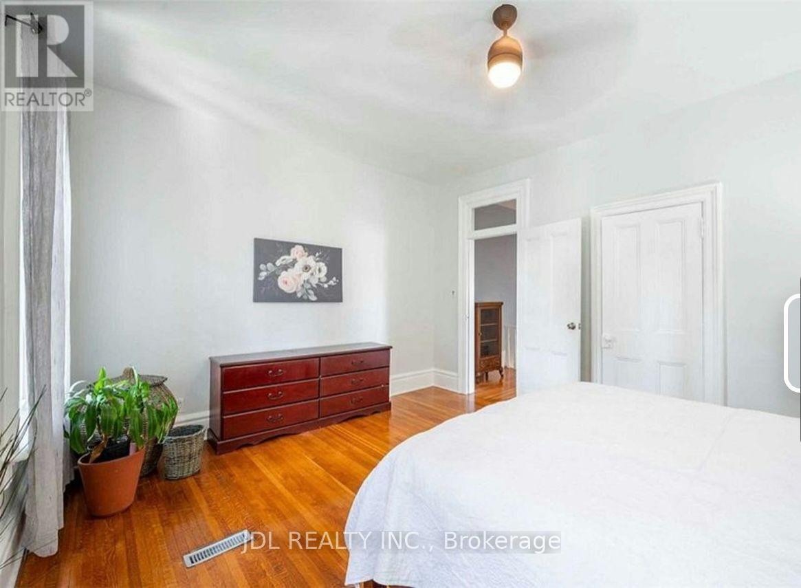 Suite A 2nd Floor - 137 Denison Ave Avenue, Toronto, Ontario  M5T 2N2 - Photo 10 - C13724610