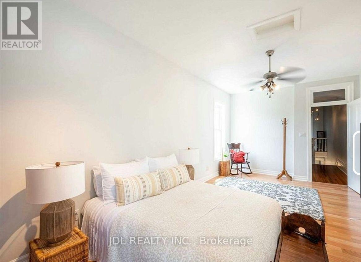 Suite A 2nd Floor - 137 Denison Ave Avenue, Toronto, Ontario  M5T 2N2 - Photo 13 - C13724610