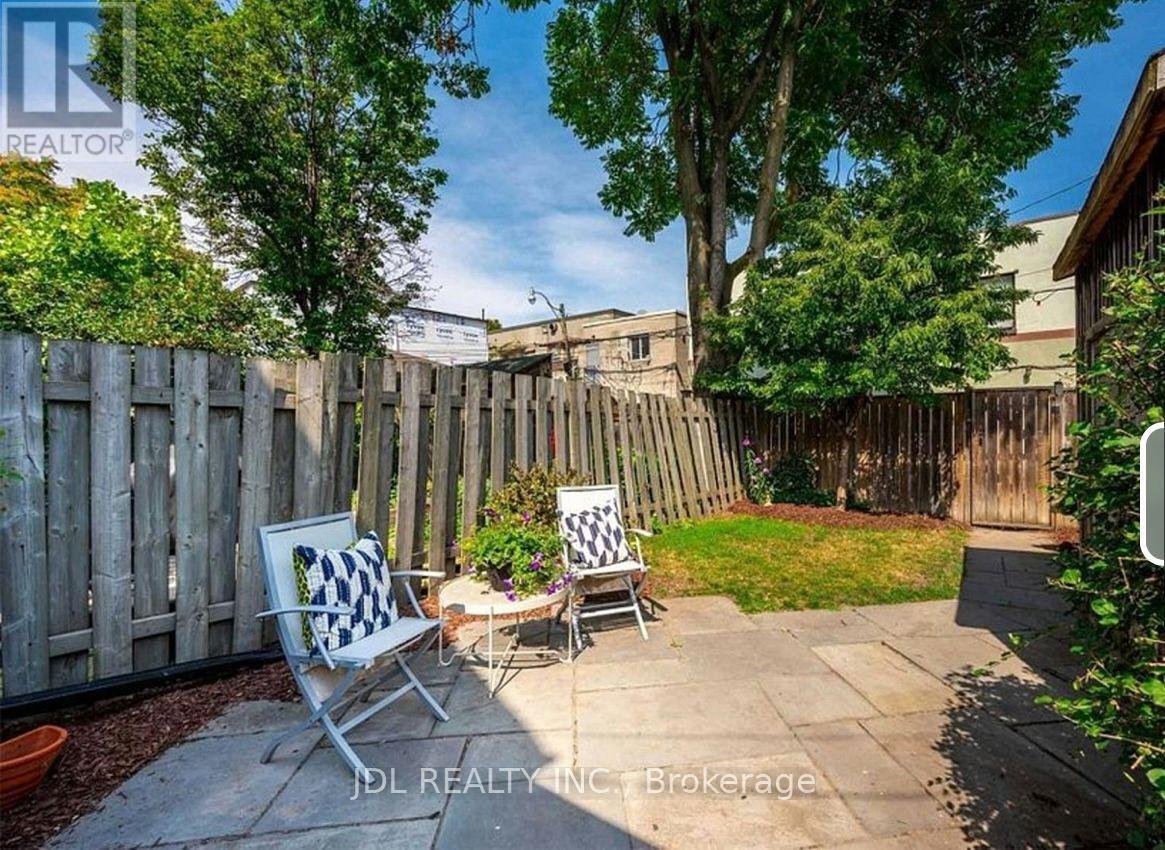 Suite A 2nd Floor - 137 Denison Ave Avenue, Toronto, Ontario  M5T 2N2 - Photo 14 - C13724610