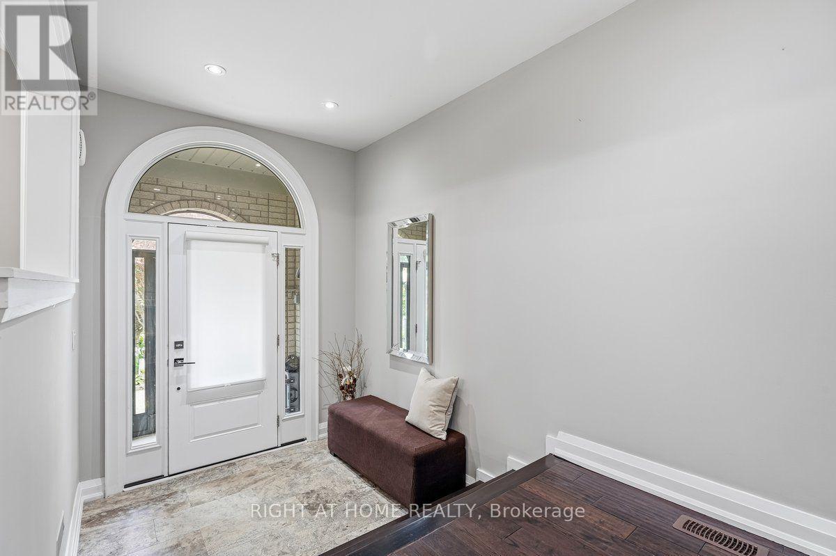22 Romac Drive, Toronto, Ontario  M1C 5H1 - Photo 6 - E13724590