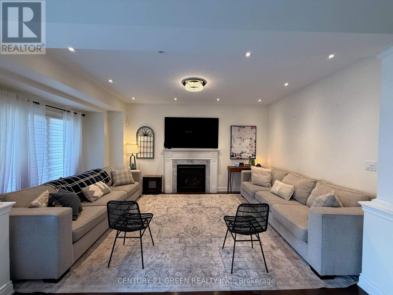 Main & 2nd Floor - 37 Prairie Creek Crescent, Brampton, Ontario  L6Y 6C9 - Photo 4 - W13724598