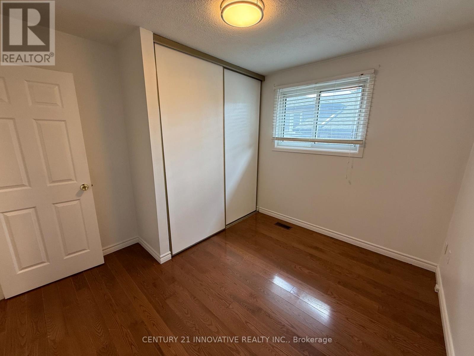 Upper - 541 Chamberlain Road, Burlington, Ontario  L7L 2V2 - Photo 10 - W13724612