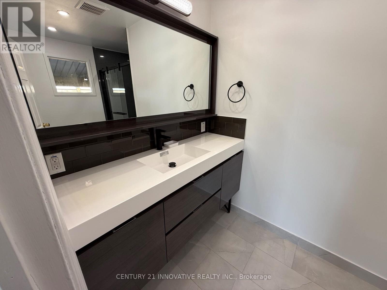 Upper - 541 Chamberlain Road, Burlington, Ontario  L7L 2V2 - Photo 20 - W13724612