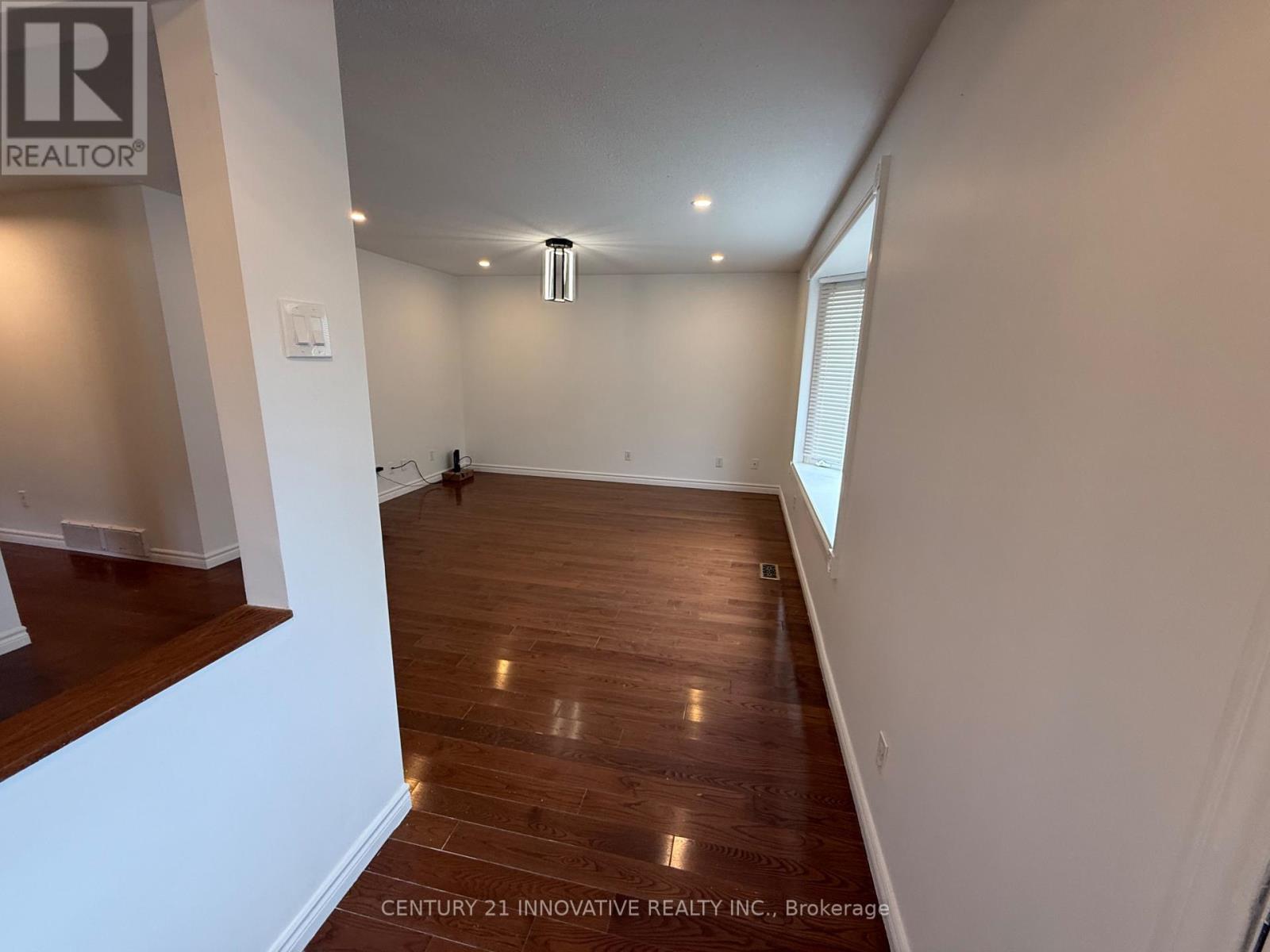 Upper - 541 Chamberlain Road, Burlington, Ontario  L7L 2V2 - Photo 3 - W13724612