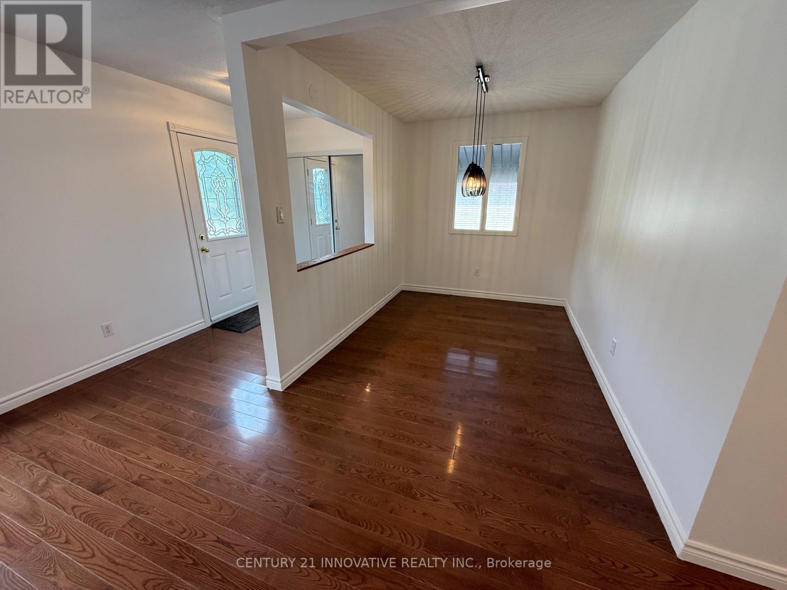 Upper - 541 Chamberlain Road, Burlington, Ontario  L7L 2V2 - Photo 4 - W13724612