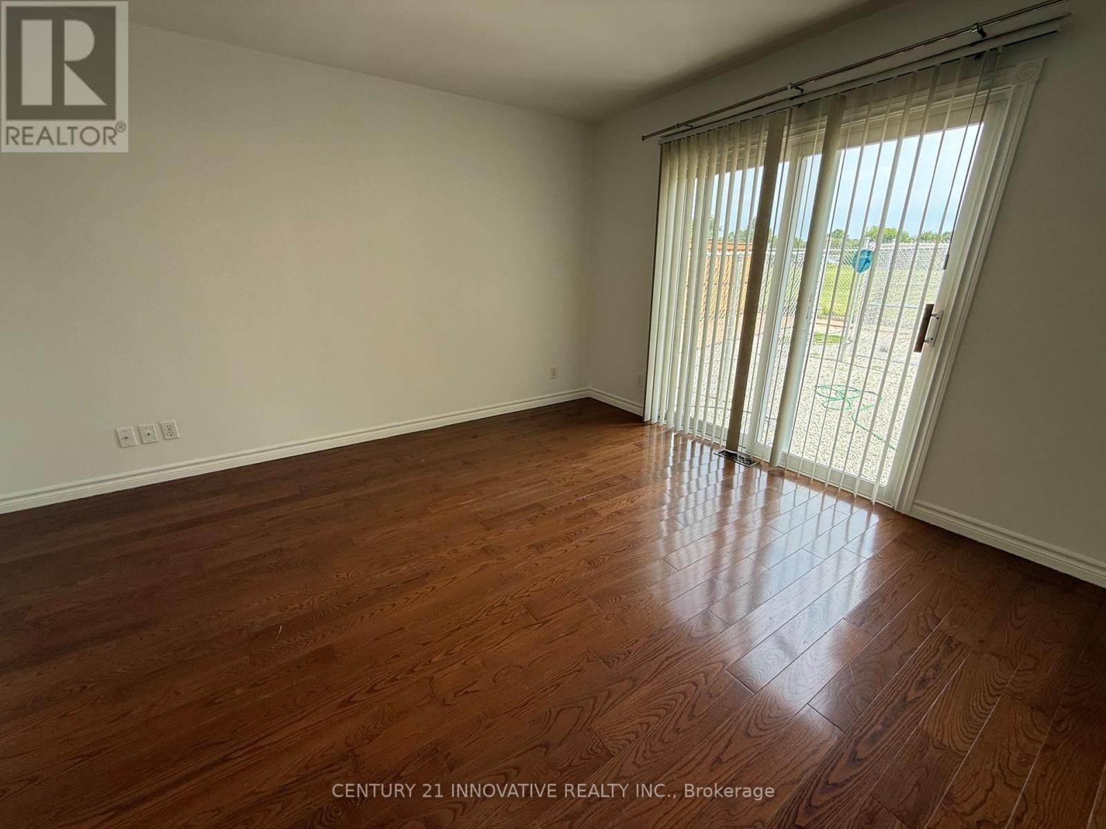 Upper - 541 Chamberlain Road, Burlington, Ontario  L7L 2V2 - Photo 8 - W13724612