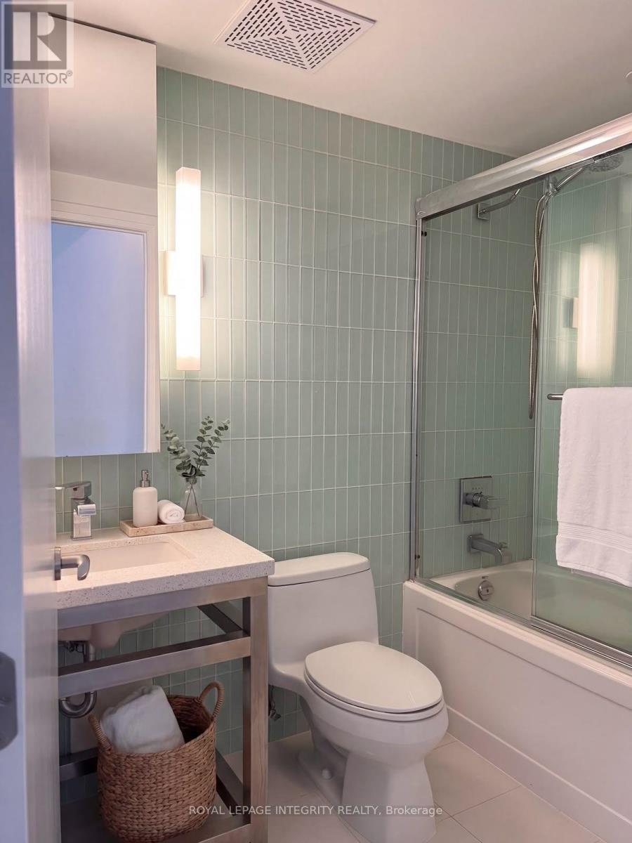 1710 - 80 John Street, Toronto, Ontario  M5V 3X4 - Photo 4 - C13724616