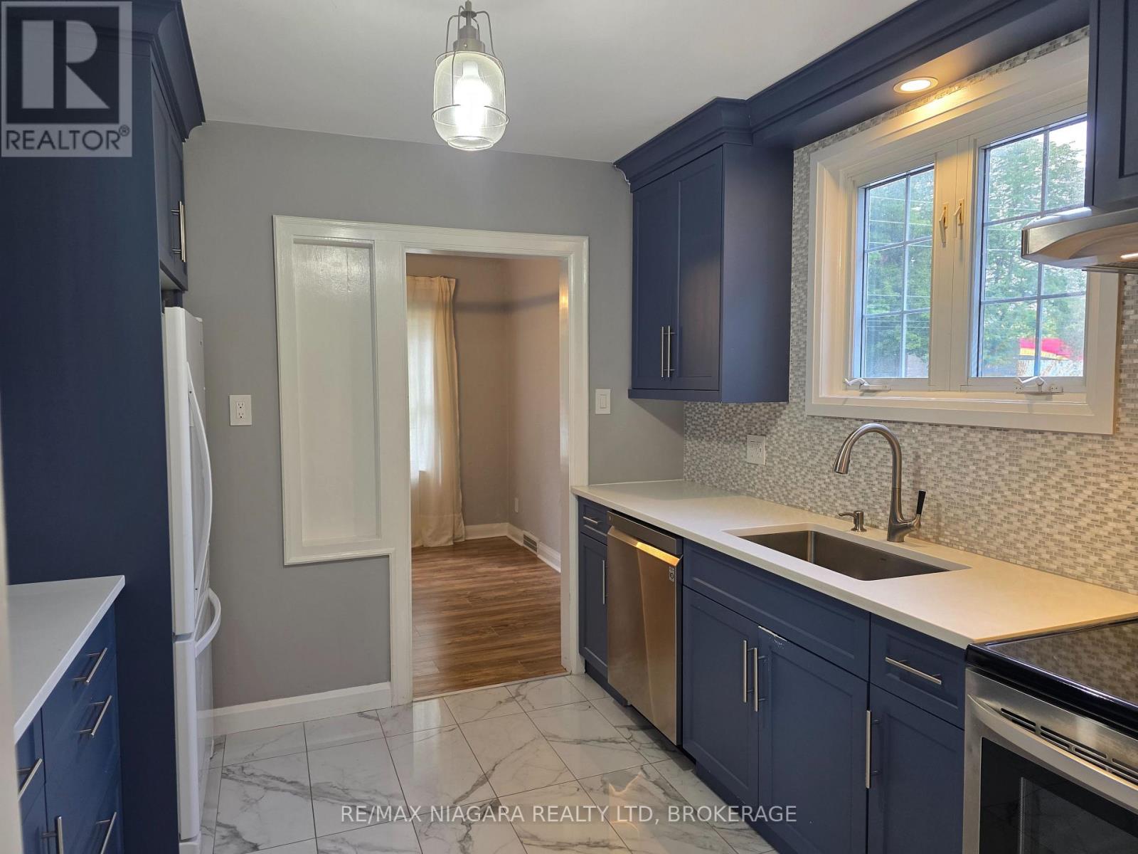 5944 Dorchester Road, Niagara Falls, Ontario L2G 5S9 - Photo 14 - X13724626