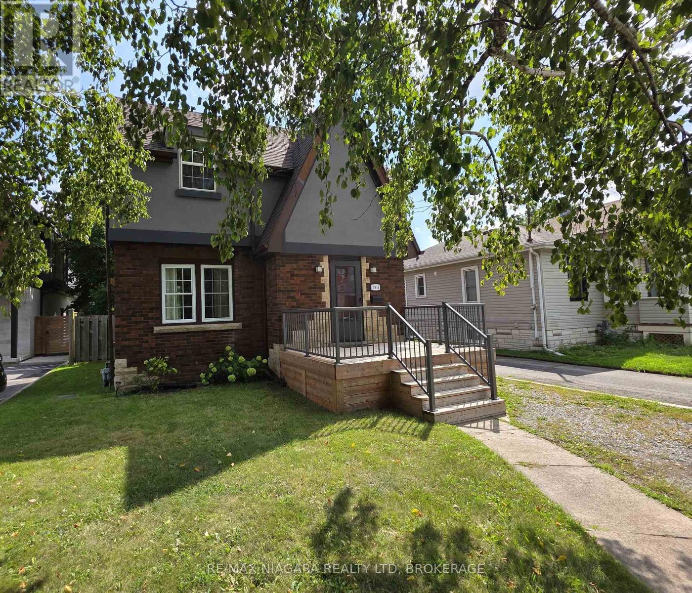 5944 Dorchester Road, Niagara Falls, Ontario L2G 5S9 - Photo 3 - X13724626