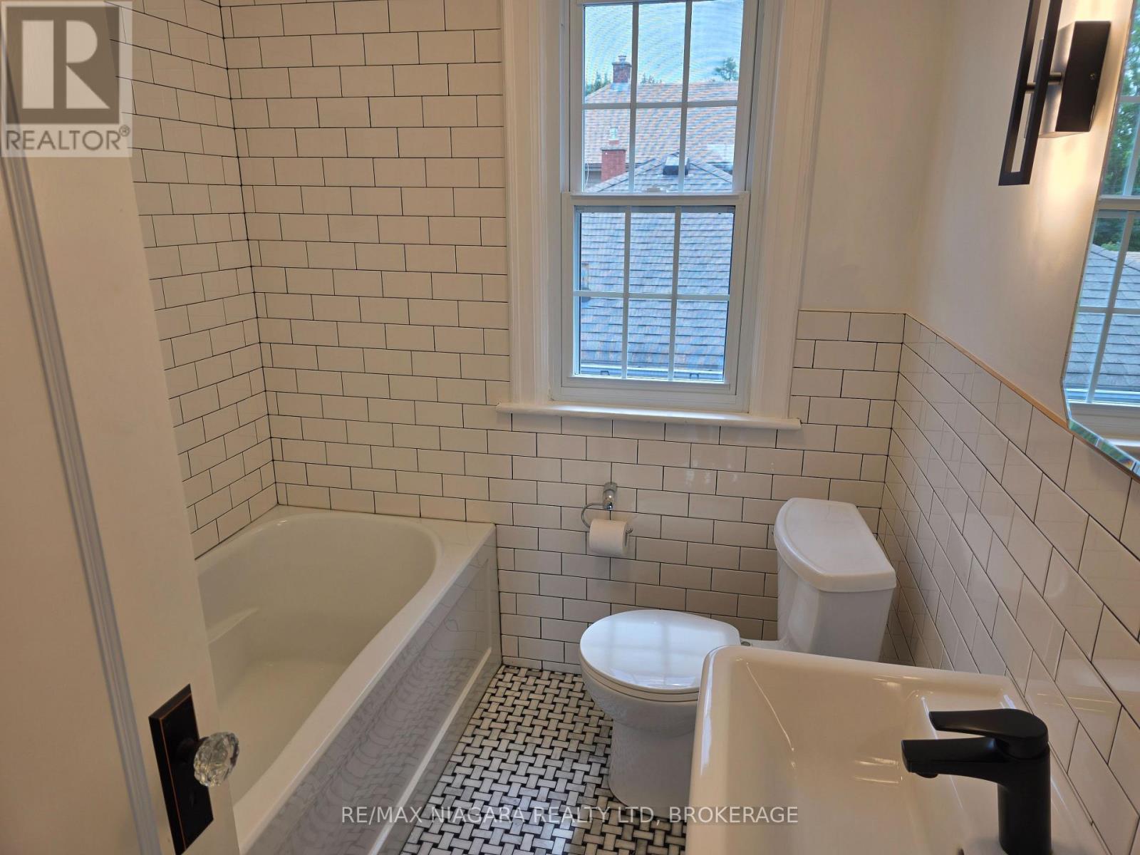 5944 Dorchester Road, Niagara Falls, Ontario L2G 5S9 - Photo 31 - X13724626