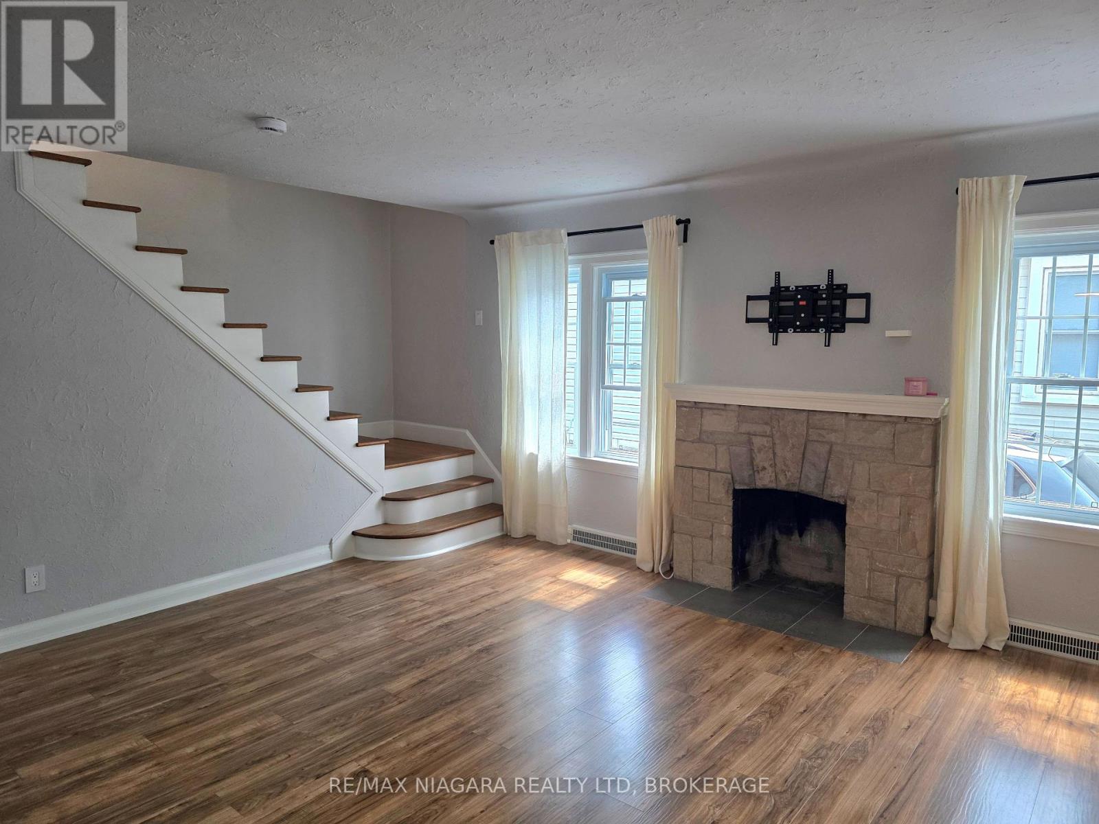 5944 Dorchester Road, Niagara Falls, Ontario L2G 5S9 - Photo 8 - X13724626