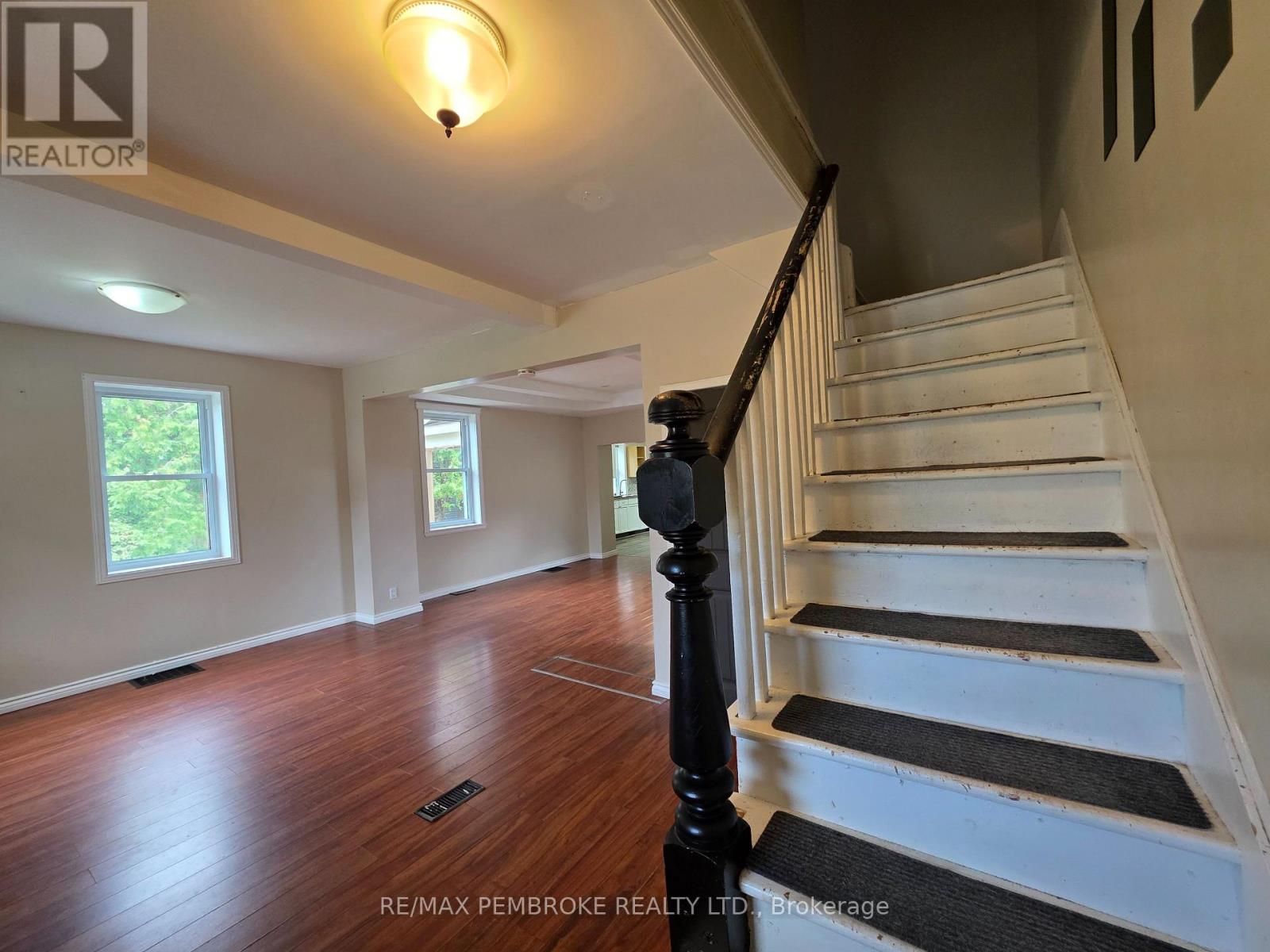 459 Somerset Street, Pembroke, Ontario  K8A 4C5 - Photo 11 - X13508268