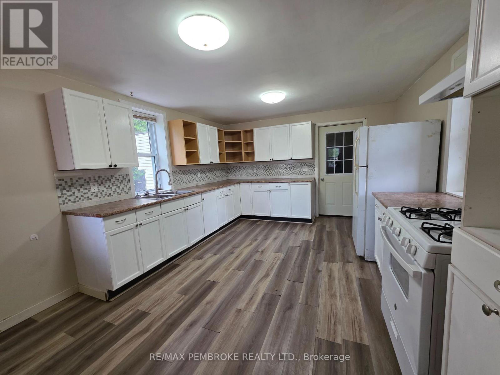 459 Somerset Street, Pembroke, Ontario  K8A 4C5 - Photo 5 - X13508268