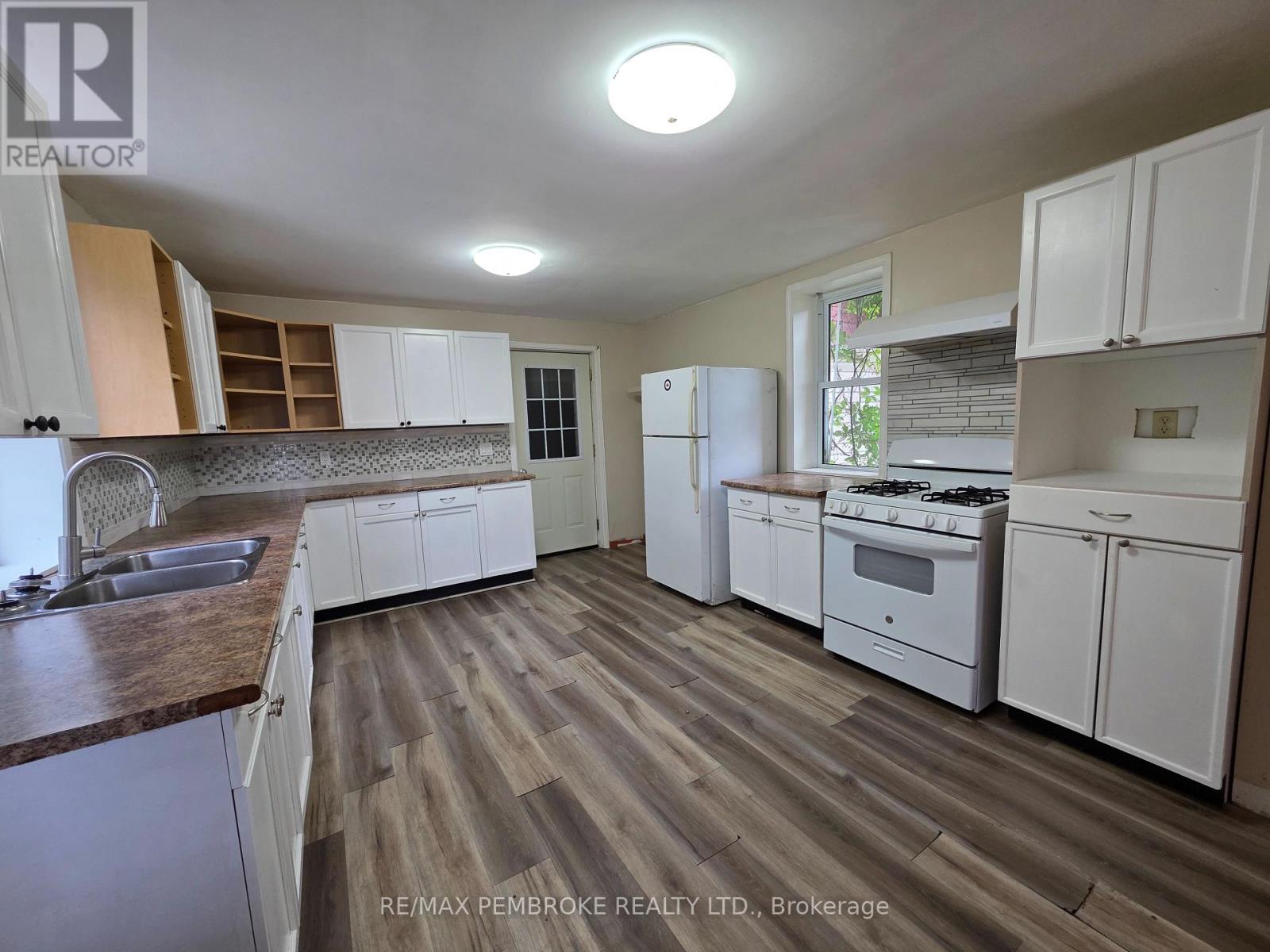 459 Somerset Street, Pembroke, Ontario  K8A 4C5 - Photo 6 - X13508268