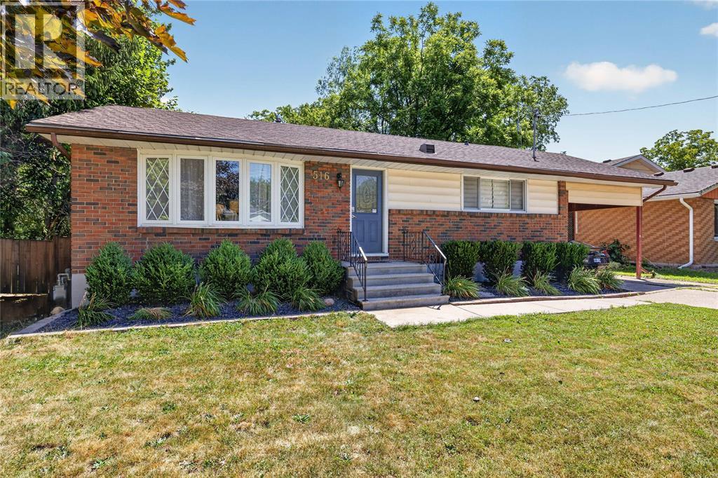 516 MAUDE STREET Petrolia Ontario Canada N0N1R0 2