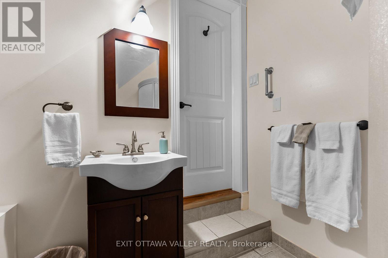 1739 Beachburg Road, Whitewater Region, Ontario  K0J 1C0 - Photo 17 - X13724090