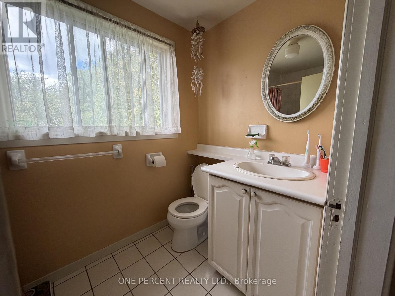 112 Yore Road, Toronto, Ontario M6M 1X1 - Photo 11 - W13724636