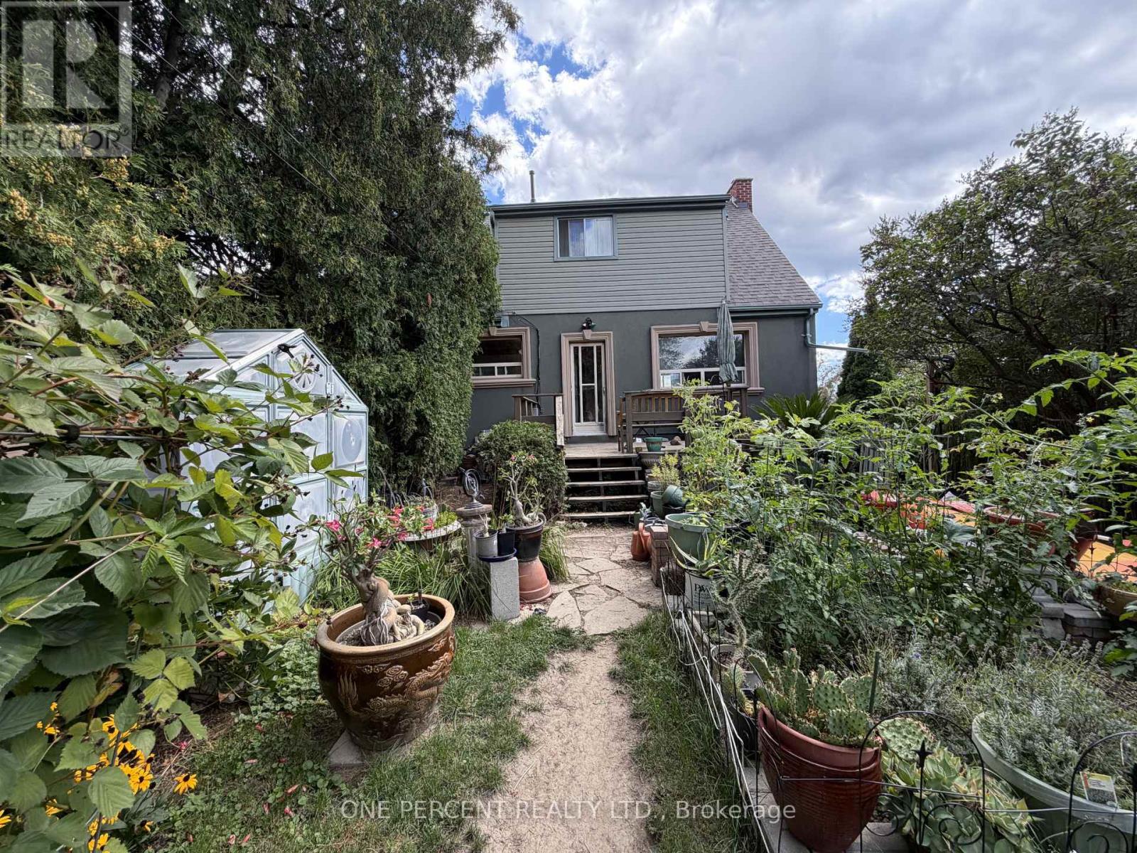 112 Yore Road, Toronto, Ontario M6M 1X1 - Photo 19 - W13724636