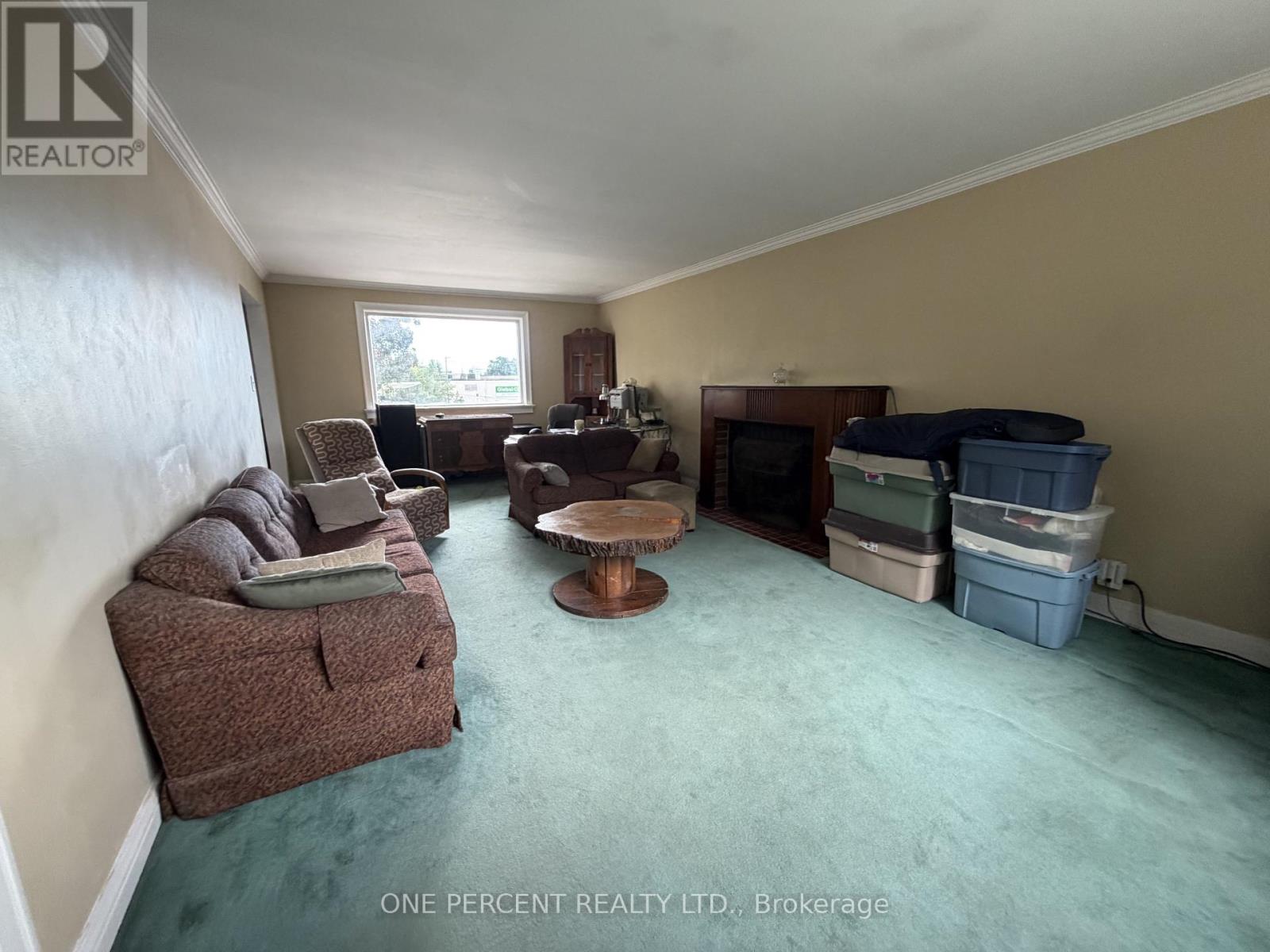 112 Yore Road, Toronto, Ontario M6M 1X1 - Photo 6 - W13724636