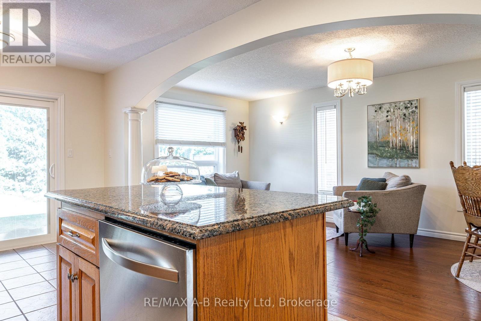 10 Buckingham Drive, Stratford, Ontario  N5A 7Z9 - Photo 11 - X13723492