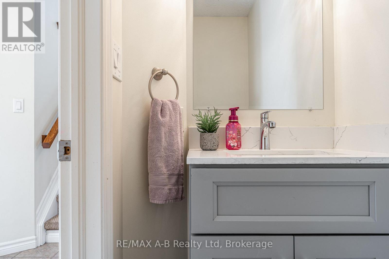 10 Buckingham Drive, Stratford, Ontario  N5A 7Z9 - Photo 5 - X13723492