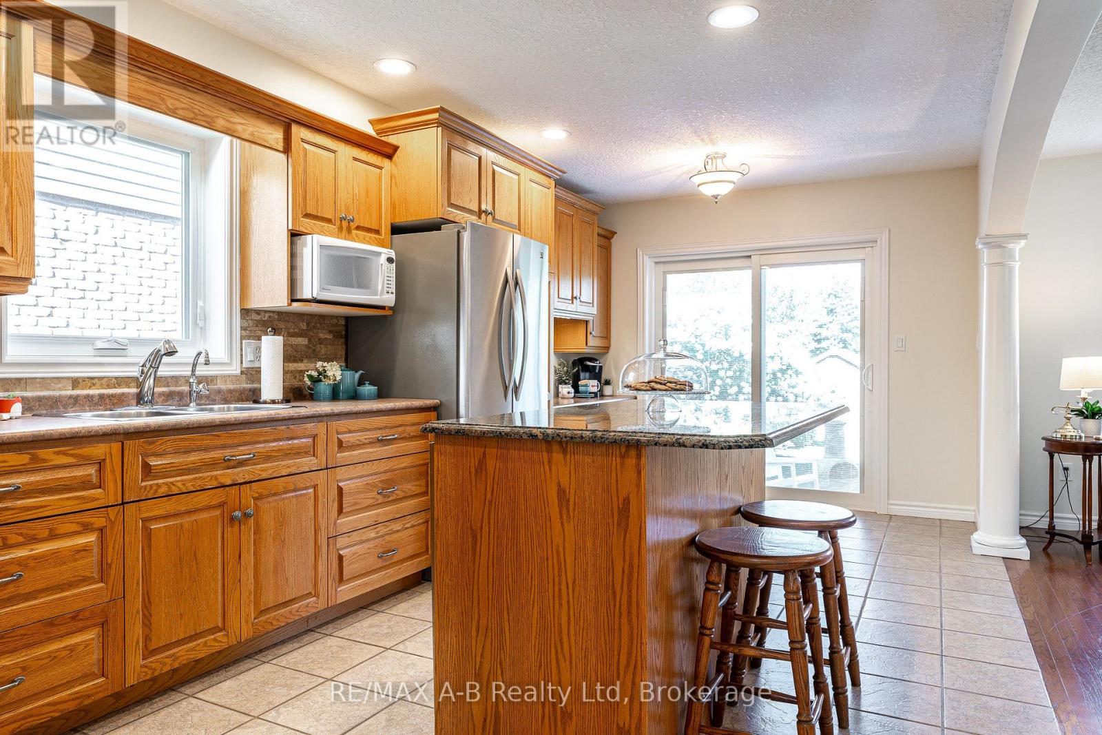10 Buckingham Drive, Stratford, Ontario  N5A 7Z9 - Photo 7 - X13723492