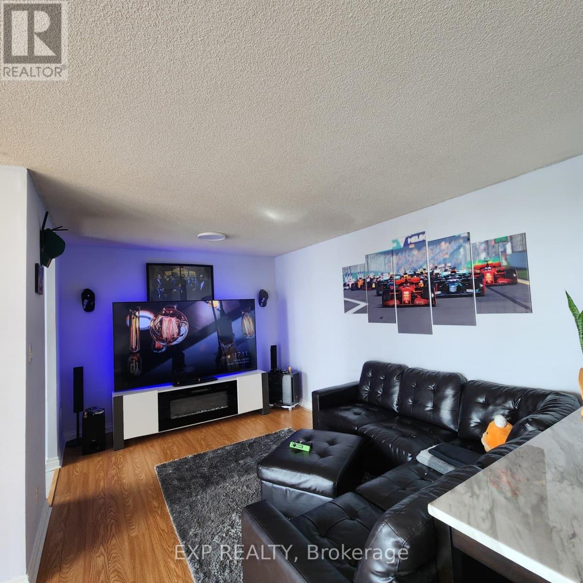 409 - 550 Webb Drive, Mississauga, Ontario L5B 3Y4 - Photo 2 - W13716646