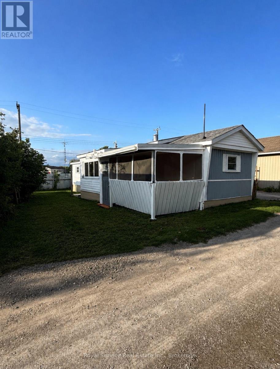 4 - 1037 Arthur Street, Clarington, Ontario  L1B 1K6 - Photo 2 - E13724646