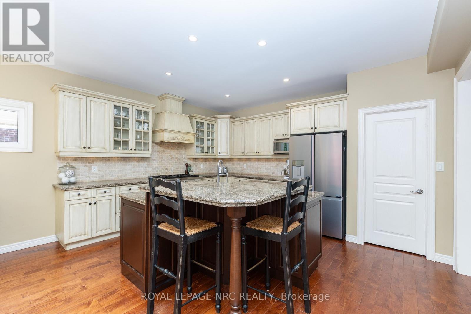27 Bell Avenue, Grimsby, Ontario  L3M 1B2 - Photo 18 - X13724652