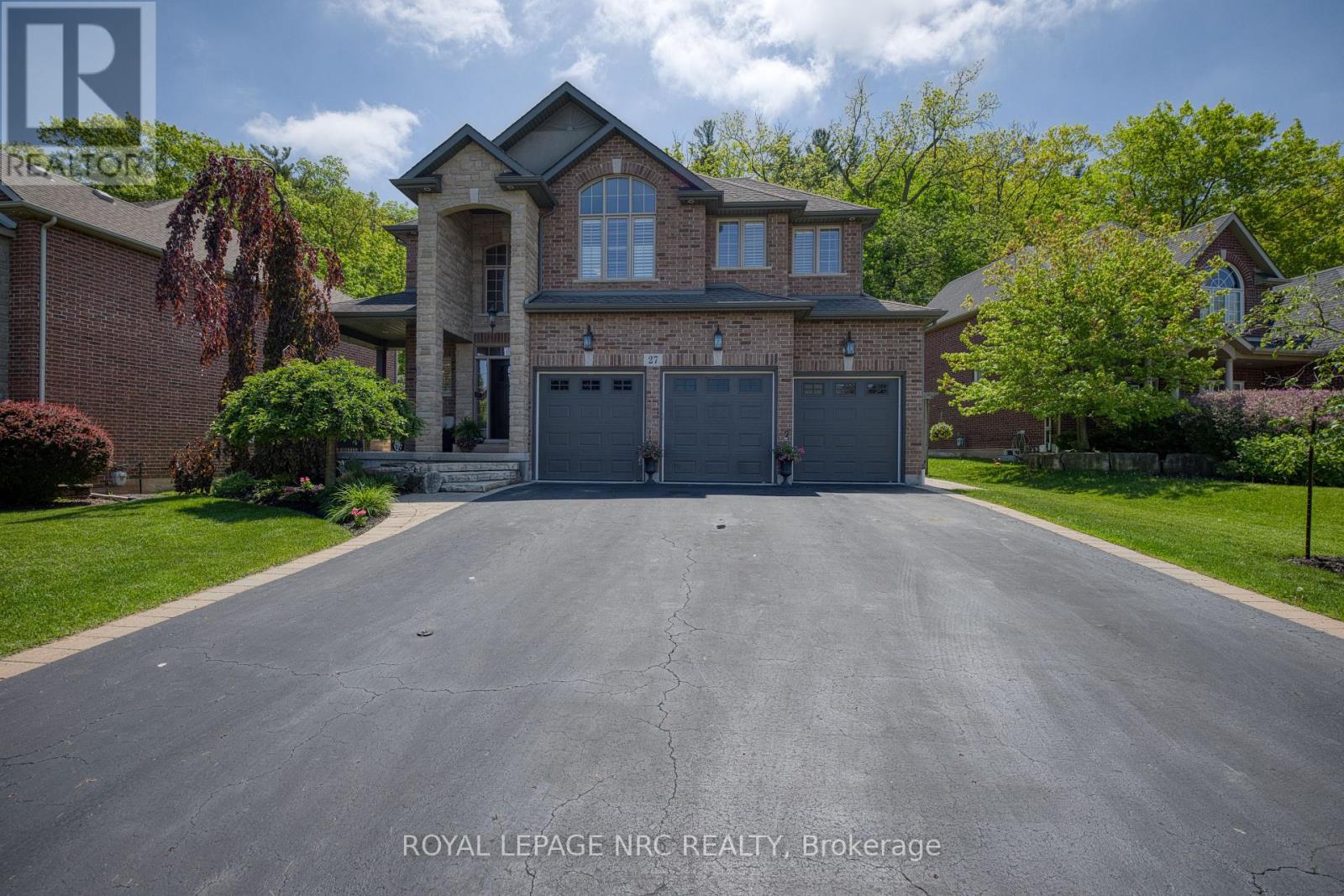 27 Bell Avenue, Grimsby, Ontario  L3M 1B2 - Photo 3 - X13724652