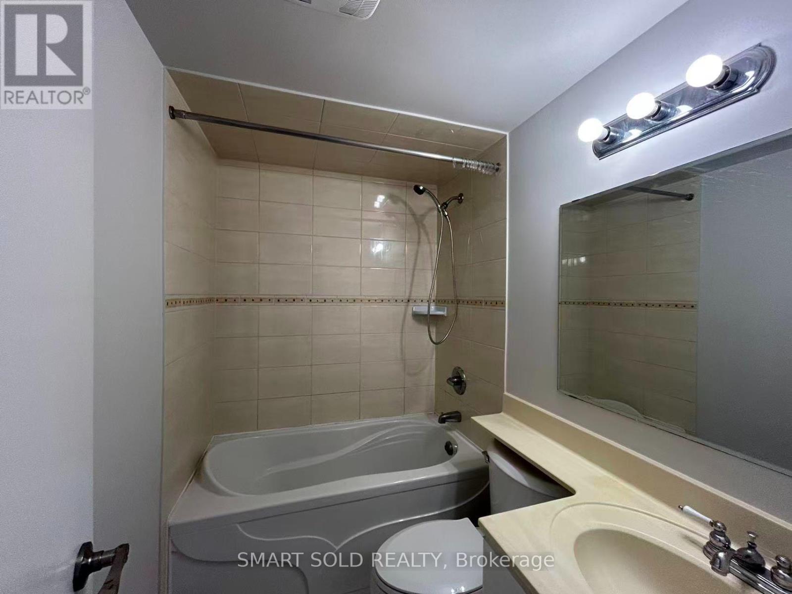 Main + Upper - 31 Silas Hill Drive, Toronto, Ontario  M2J 2X8 - Photo 14 - C13724670