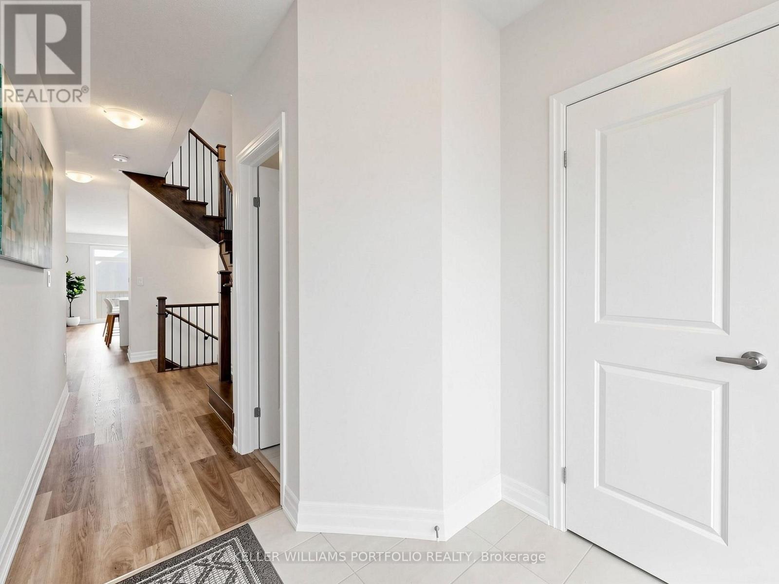 23 Rosanne Circle, Wasaga Beach, Ontario  L9Z 0N4 - Photo 2 - S13724650