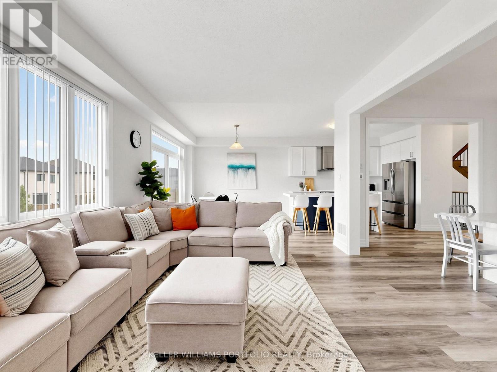 23 Rosanne Circle, Wasaga Beach, Ontario  L9Z 0N4 - Photo 3 - S13724650