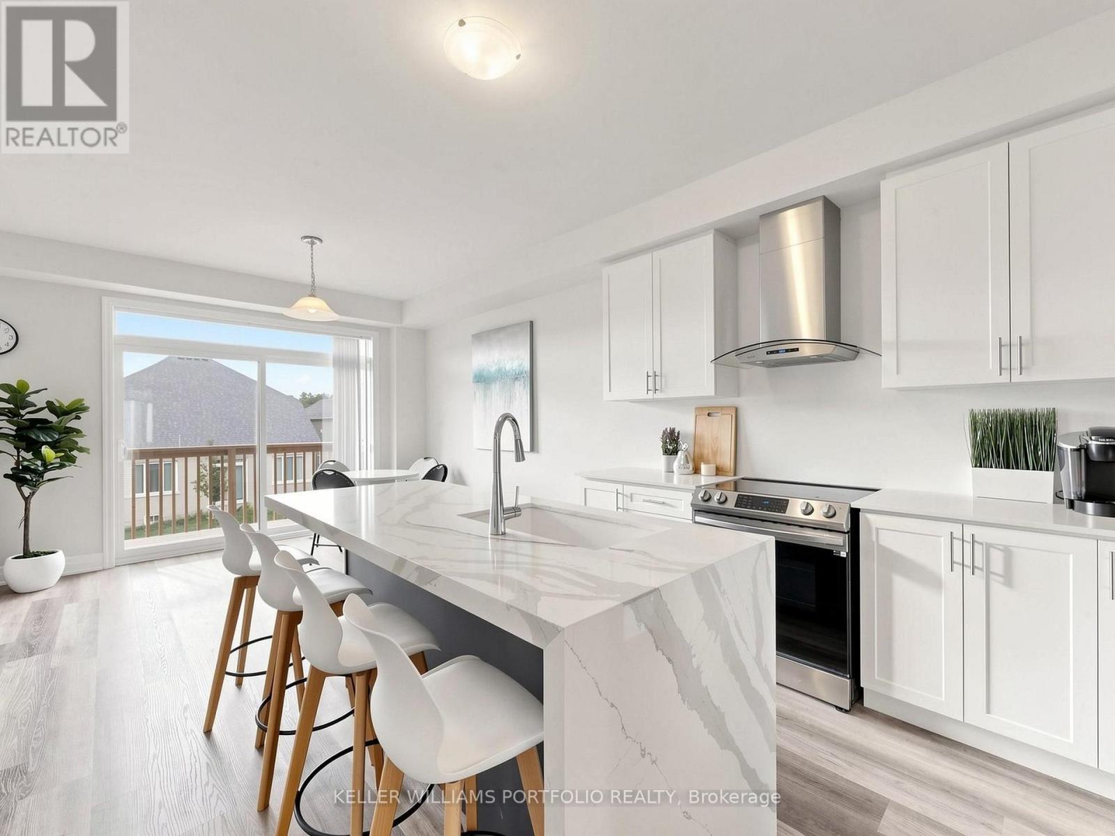 23 Rosanne Circle, Wasaga Beach, Ontario  L9Z 0N4 - Photo 6 - S13724650