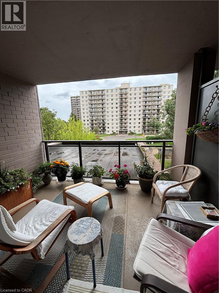 975 WARWICK Court Unit# 205, Burlington, Ontario